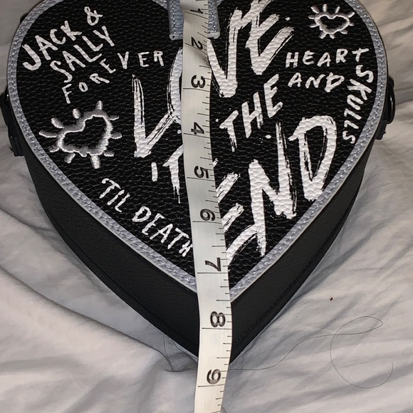 🎃 Loungefly Disney Heart Jack & Sally "Til' the End" Purse – New with Tags! 🎃 - Picture 4 of 11